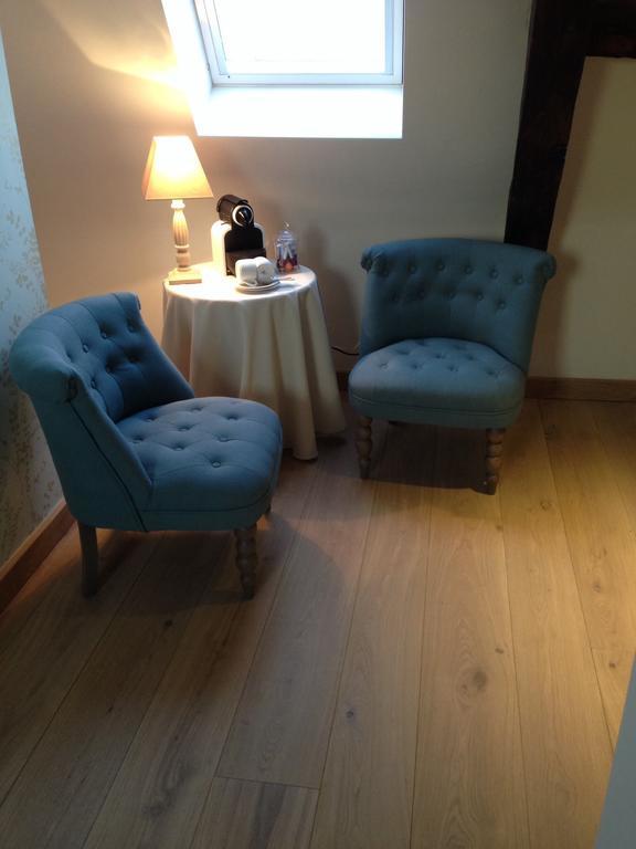 Bourg-d'Ire Le Manoir De La Vieille Douve Bed & Breakfast 部屋 写真